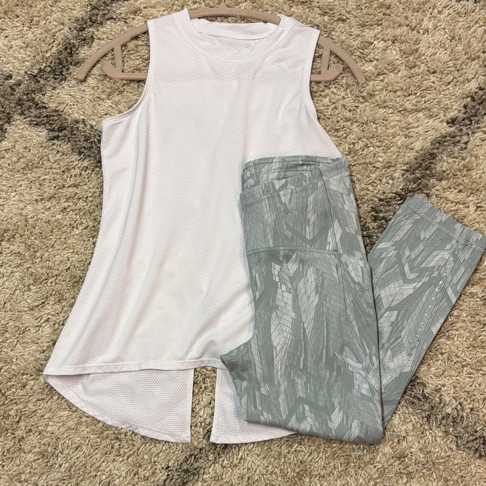 19. Bundle of 2 - Tail wht tank - SM & swift/ lululemon speed leggings size 6